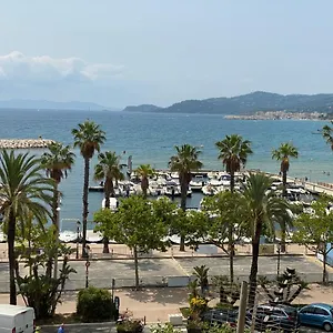 T2 Coquet Plein Centre Vue Mer Exceptionnelle. Appartement